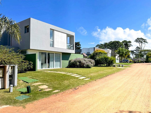 Imagen 25 de 26 de Moderna Casa En Barrio Cerrado Boulevard Park (ref: Lij-5764)
