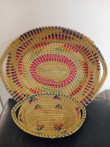 Dos Recipientes Artesanales De Mimbre En Distintos Tamaños Multicolor (Usado)
