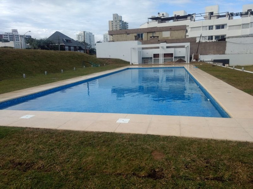 Venta De Apartamento 3 Dormitorios En Playa Mansa