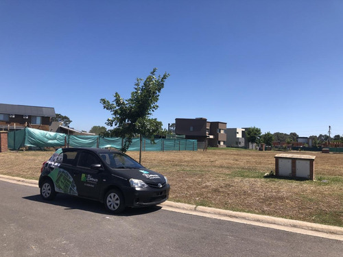 Imagen 7 de 10 de Imperdible Lote Interno De 700 Metros En El Barrio Cerrado El Cantón - Islas
