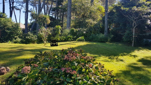 Casa En Mansa - Punta Del Este- Ref: 1723