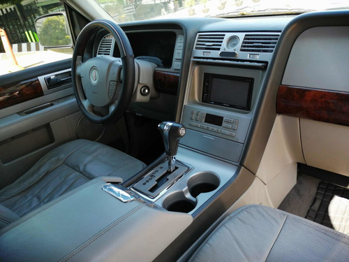 Imagen 7 de 15 de Lincoln Navigator 2005 Vagoneta Ultime 4x2 At