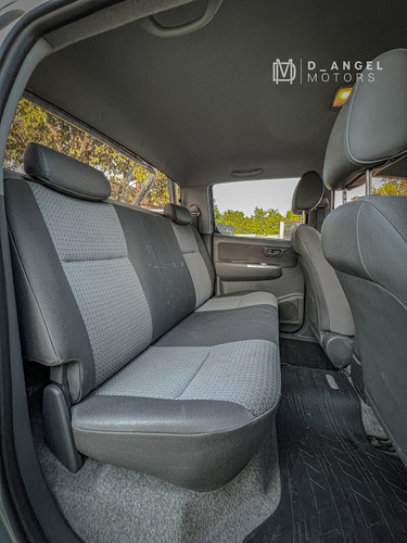 Imagen 14 de 14 de Toyota Hilux Sr 4x4 3.0tdi
