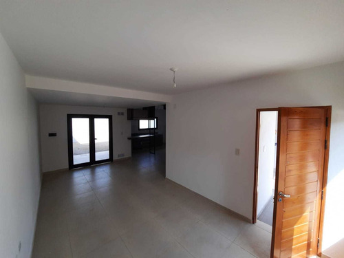 Imagen 2 de 13 de Duplex 3 Dormitorios En Venta - Lomas De Manantiales I