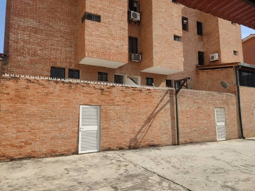 Townhouse En Res Los Frailes En El Bosque. Inth-129