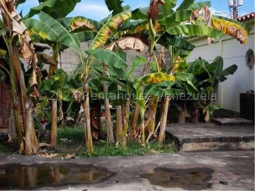 Casa En Venta En Higuerote 429mt2 5d 2b 6p