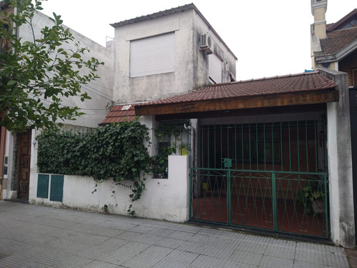 Departamento Tipo Casa Al Frente De 3 Ambientes Con Cochera Y Terraza - Montiel 5700 - Capital Federal,