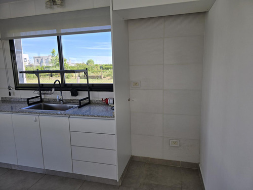 Alquiler Y Venta Casa Puertos Del Lago Con Pileta