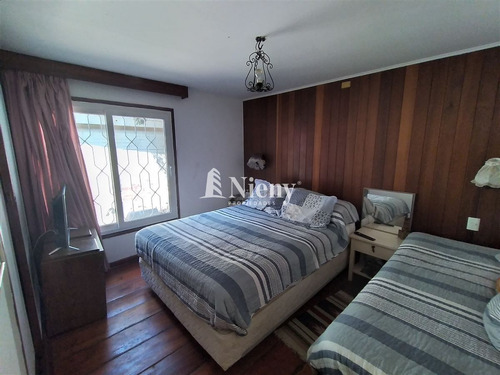 Casa En Venta De 5 Dormitorios En Subida Labarca Concón