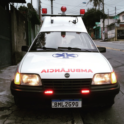 Imagem 9 de 12 de Chevrolet Ipanema Ambulancia