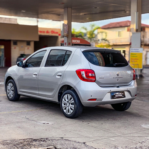 Imagem 2 de 15 de Renault Sandero Expression 1.6 Prata 2019