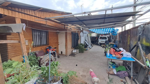 Casa En Venta Con Amplio Terreno En Comuna Del Bosque