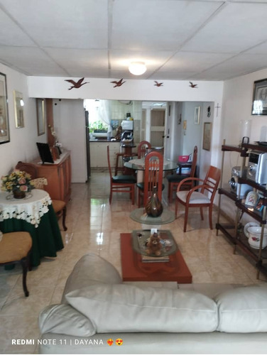 Venta. Apartamento 73m2 /2h/2b La Candelaria.caracas Dayana C