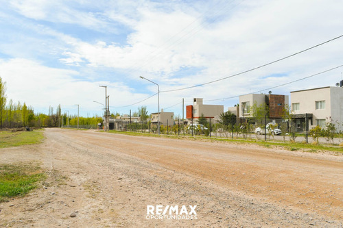 Imagen 14 de 16 de Casa En Venta Barrio Gardenia 1 Neuquén