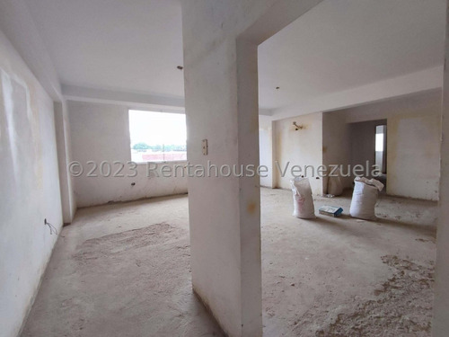 Amplio Y Comodo Apartamento En Obra Gris Para Ser Diseñado A Su Gusto, Edif. 24-8103 Irrr
