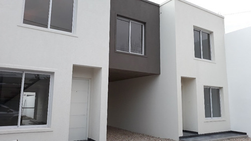 Imagen 7 de 14 de Duplex En Venta En Ituzaingo Norte