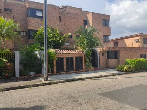 Town House En Residencia Los Frailes. Inth-129