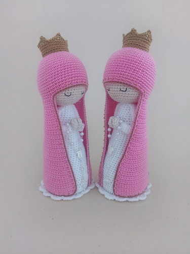 Santinha Com Manto Rosa Em Amigurumi - CrochĂȘ