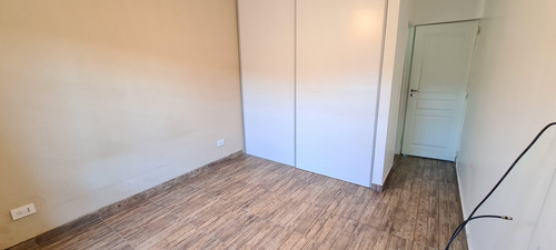 Casa En Venta Haedo 3 Amb Reciclada A Nuevo Con Jardín, Suite Y Cochera