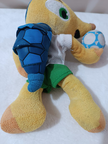 Peluche Fuleco 22cm, Mascota Oficial Fifa World Cup 2014. Amarillo (Usado)