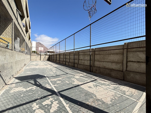 Departamento En Arriendo De 2 Dorm. En Iquique
