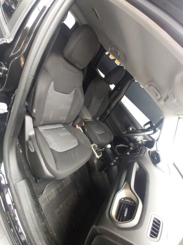 Imagem 4 de 6 de Renegade 1.8 Sport - Manual