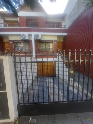 Venta Duplex 4 Amb En Boedo -con Cochera Para 2 Autos - 3 Baños - Patio - Quincho