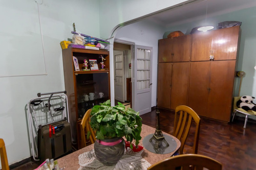 Venta De Casa 2 Dormitorios Con Cochera En Rosario - Humberto Primo Al 1500