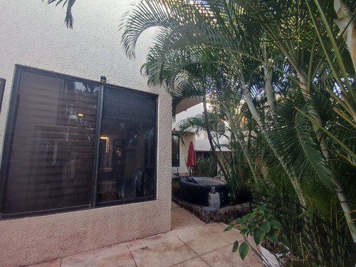 Casa En Venta Condominio Con 3 Recámaras En Burgos Bugambilias
