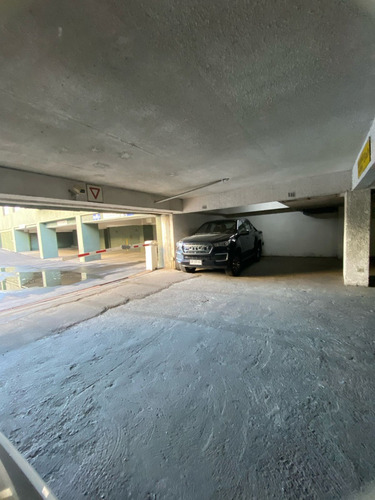 Estacionamiento Cubierto Edificio Century