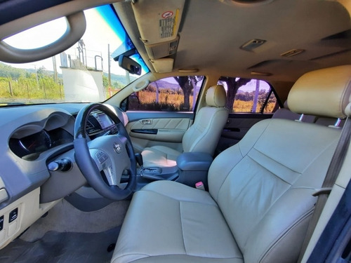 Toyota Hilux Sw4 Srv 4x7 - Lugares