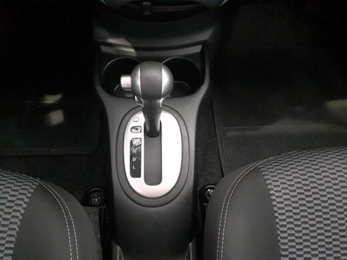Nissan Versa 1.6 16V FLEXSTART SV 4P XTRONIC
