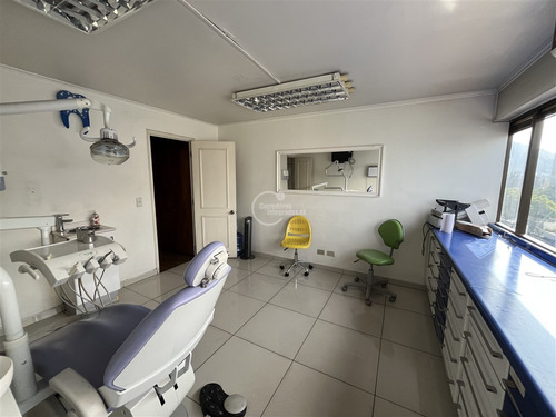 Centro Medico, Metro Salvador Con Estacionamiento