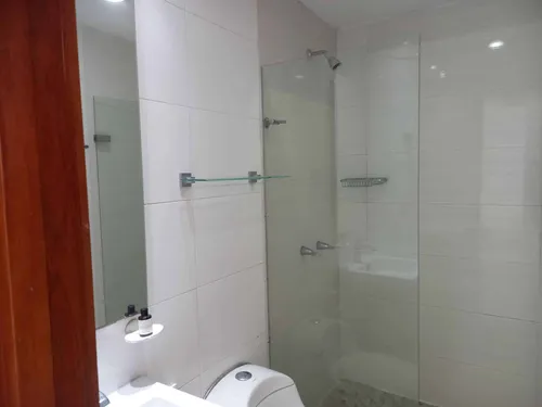Apartamento Bien Ubicado, Próximo A Las Playas De Bocagrande Y A La Bahía Y Playas De Castillogrande Cod. 44312