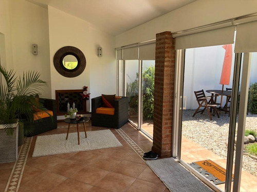 Imagen 14 de 18 de Excelente Casa En Venta Con Piscina Y Quincho - Lote De 20 X 35mts