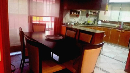 Casa En Venta 5 Ambientes En Lanús Este
