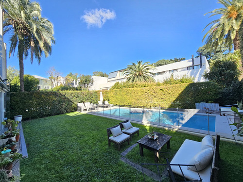 Espectacular Casa En Barrio Semi Privado