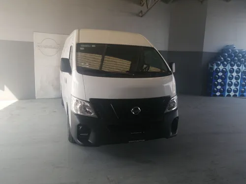 Nissan Urvan 2.5 Panel Amplia Aa Paquete Seguridad Mt