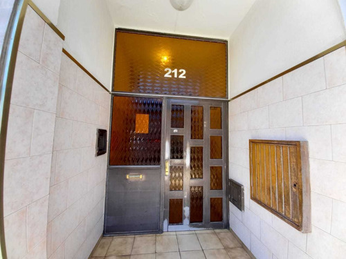 Venta Depto 2 Amb En Zona Centro De Santa Teresita, Amoblado
