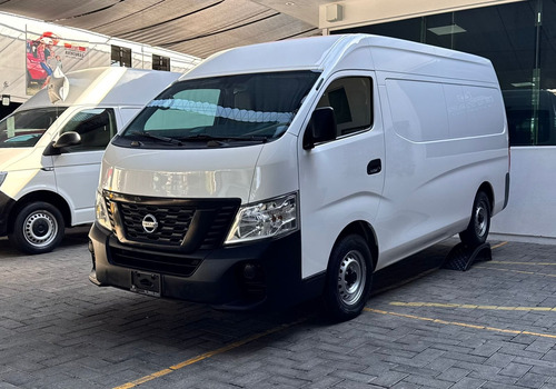 Nissan Urvan 2.5 Panel Amplia Aa Mt