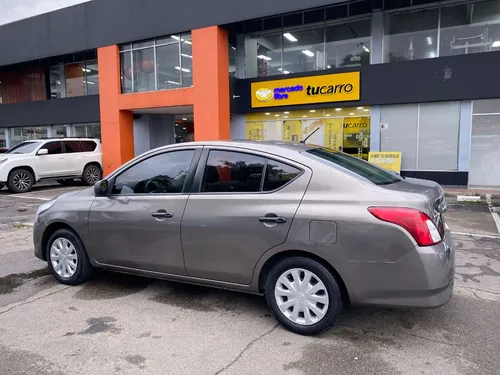 Nissan Versa 1.6 Advance