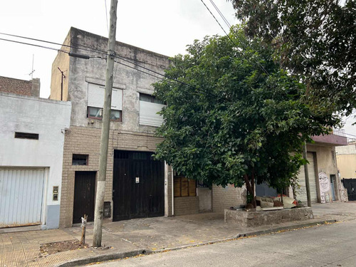 Casa 4 Ambientes Con Deposito Local Y Cochera