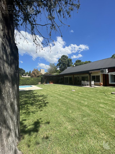 Casa En Venta 4 Amb En Parque Leloir