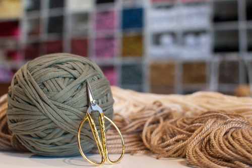 Tijera Vintage Dorada Ideal Bordar Coser Tejer Crochet Hilo