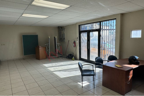 Terreno Con Edificio Comercial En Venta Ubicado En Centro Civico