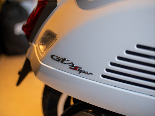 Imagen 13 de 25 de Scooter Vespa Gts 300 Super Disponible Ya
