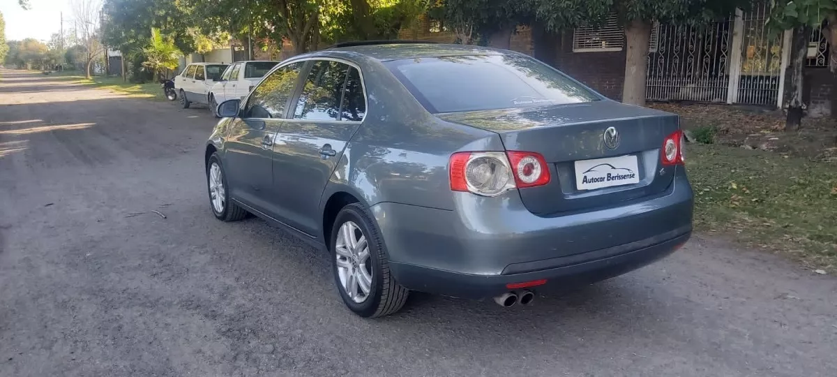 Volkswagen Vento 2.5 Luxury 170cv