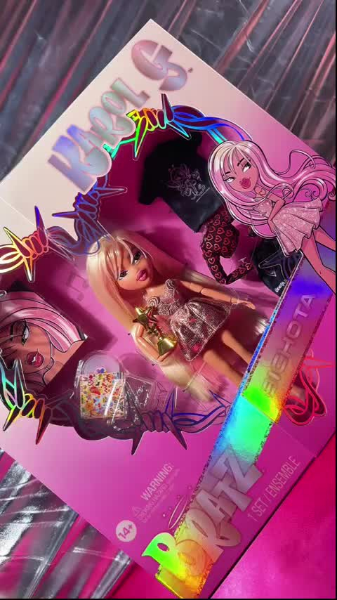 Muñeca De Colección Bratz x Karol G Collector Con Atuendos y