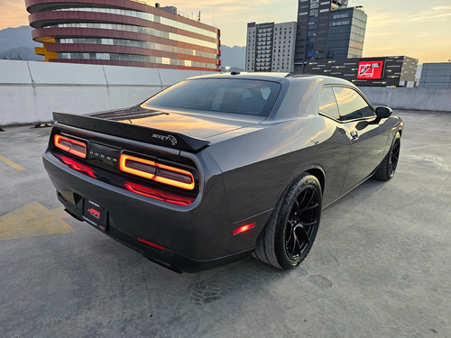 Dodge Challenger 6.2 Srt Hellc At