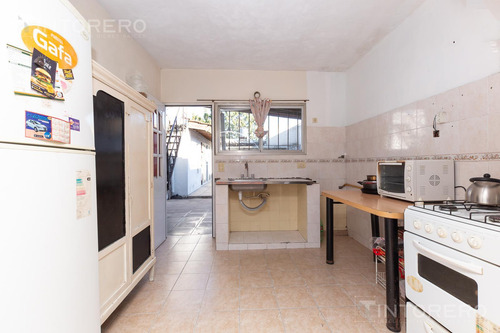 Venta Casa 3 Ambientes Caseros Patio Y Quincho